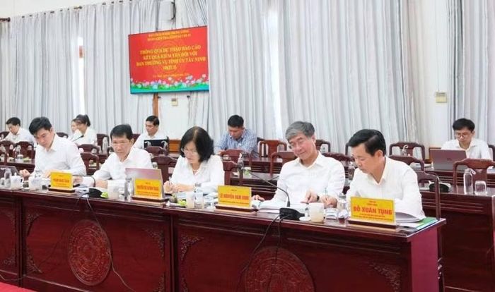 Đoàn kiểm tra, giám sát số 19 của Bộ Chính trị, Ban Bí thư làm việc với Tỉnh ủy Tây Ninh.