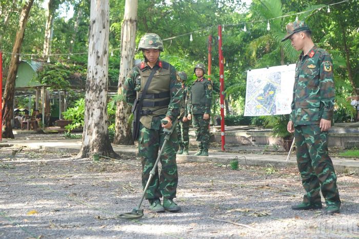 Đợt khảo sát là bước tiếp theo trong quá trình xác minh các thông tin, tư liệu liên quan khu vực được cho là nơi chôn cất tập thể các liệt sĩ hy sinh trong cuộc Tổng tiến công và nổi dậy Xuân Mậu Thân 1968.
