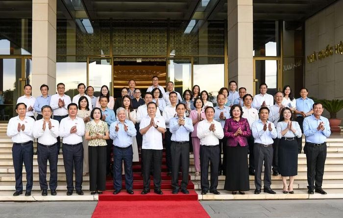 Chủ tịch Quốc hội Trần Thanh Mẫn với đại biểu tại cuộc làm việc. (Ảnh: DUY LINH)