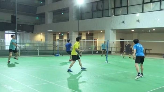 Các vận động viên thuộc Đoàn thể thao Viện Kiểm sát nhân dân tối cao tập luyện.
