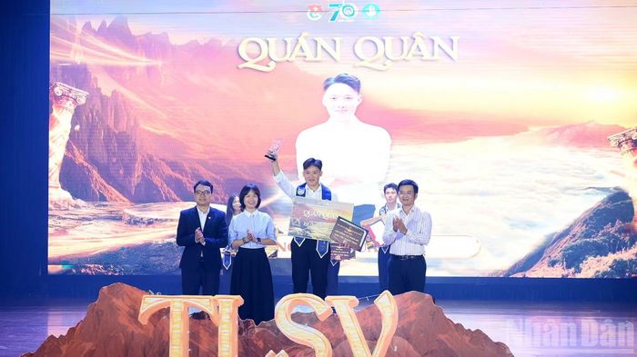 Giải Quán quân của cuộc thi thuộc về sinh viên Nguyễn Tuấn Đạt.
