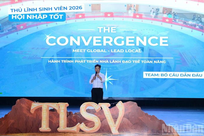Các sinh viên tham gia cuộc thi.