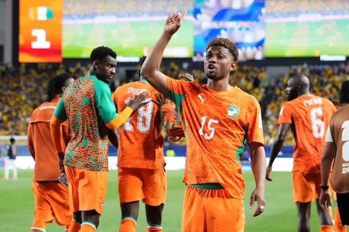 Diallo ghi bàn ngay trong cú sút đầu tiên của ban thân khi vào sân từ băng ghế dự bị