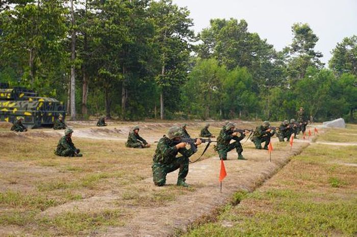Việc huấn luyện, nâng cao khả năng sẵn sàng chiến đấu của lực lượng vũ trang là một trong những nội dung quan trọng nhằm bảo vệ vững chắc Tổ quốc