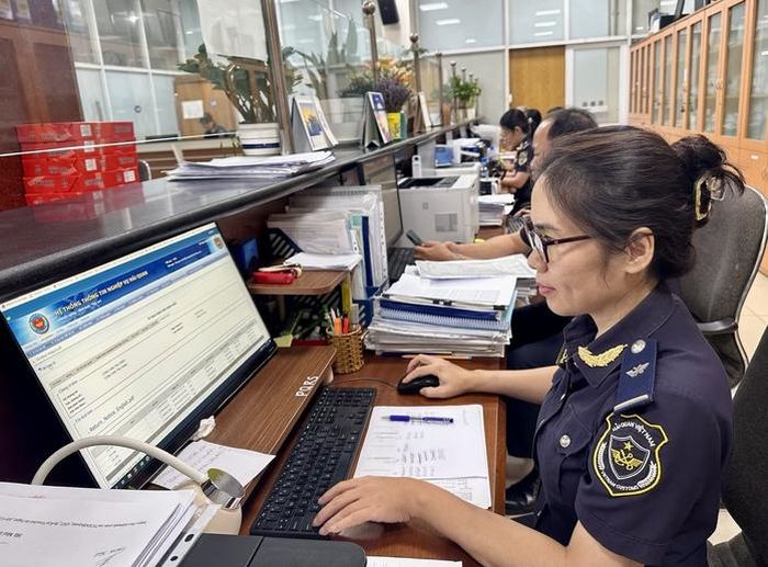 Hải quan cảng Sài Gòn khu vực 1 đơn vị tập trung kiểm soát hàng hóa xuất khẩu, nhập khẩu có nguy cơ xâm phạm quyền sở hữu trí tuệ. Ảnh: CTV