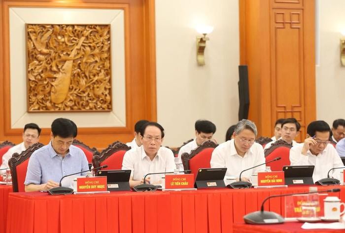 Các đại biểu tham dự cuộc làm việc