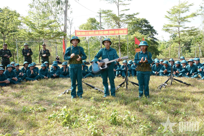  Phút giải lao giữa giờ huấn luyện.