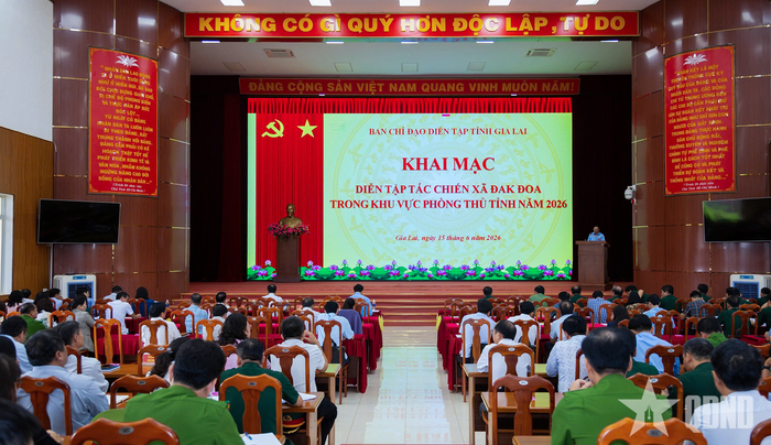 Quang cảnh khai mạc.