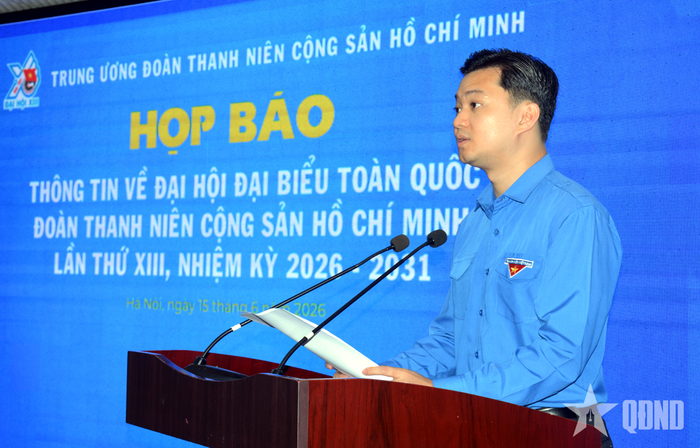  Đồng chí Nguyễn Minh Triết phát biểu tại buổi họp báo.