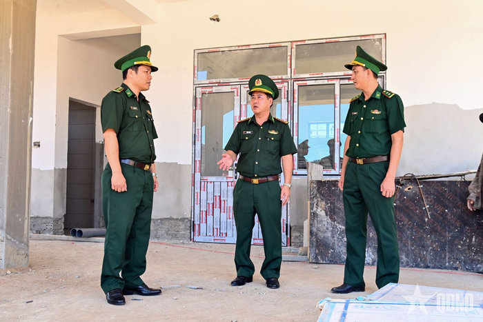  Khảo sát khu vực thi công tại Trường Phổ thông nội trú liên cấp Tiểu học và Trung học cơ sở A Lưới 4. 