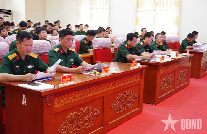  Các đại biểu tham dự buổi sinh hoạt.