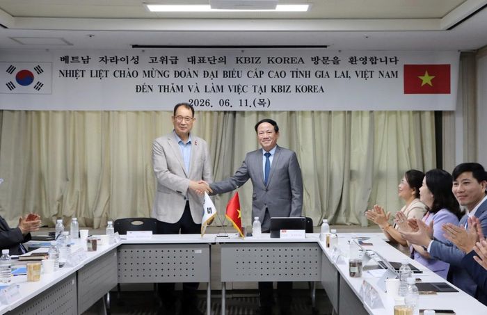 Đoàn công tác tỉnh Gia Lai làm việc tại KBIZ KOREA.