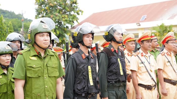 Toàn cảnh lễ ra quân