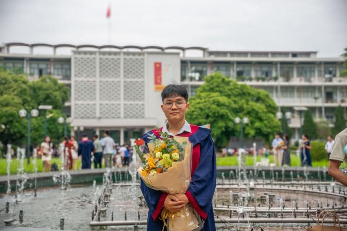 Theo Nguyễn Huỳnh, những bài học lớn nhất trong quãng thời gian học tập tại Bách khoa không đến từ điểm số, mà đến từ những lần hệ thống liên tục báo lỗi và cảm giác muốn buông xuôi trong phòng thí nghiệm.
