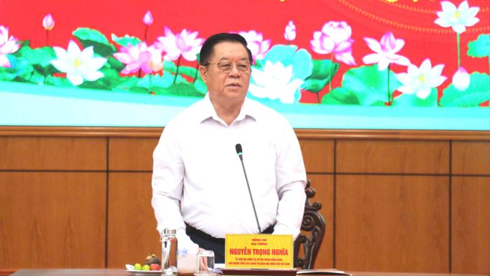 Đại tướng Nguyễn Trọng Nghĩa, Ủy viên Bộ Chính trị, Bí thư Trung ương Đảng, Ủy viên Ban Thường vụ Quân ủy Trung ương, Chủ nhiệm Tổng cục Chính trị Quân đội nhân dân Việt Nam, phát biểu tại buổi làm việc