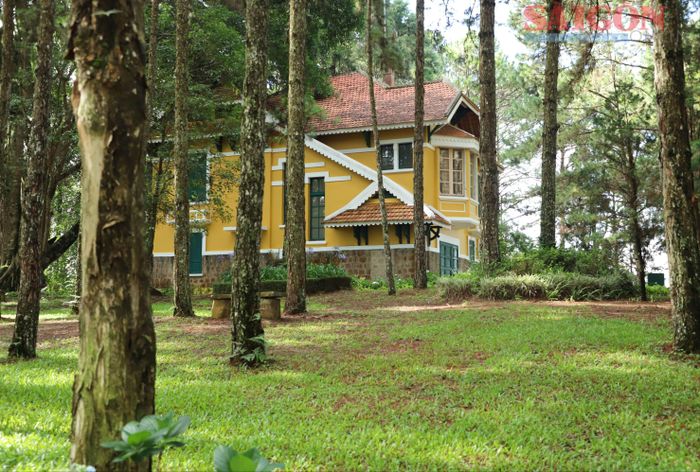 Một căn biệt thự khác trong khuôn viên dự án King Palace. Ảnh: ĐOÀN KIÊN