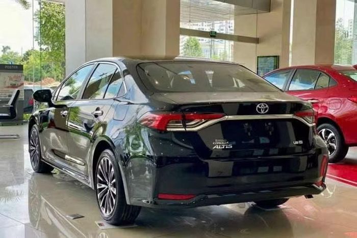 Corolla Altis phân phối tại thị trường Việt Nam là thế hệ thứ 12.