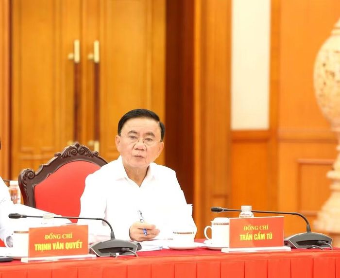 Ông Trần Cẩm Tú, Ủy viên Bộ Chính trị, Thường trực Ban Bí thư tham dự cuộc làm việc.