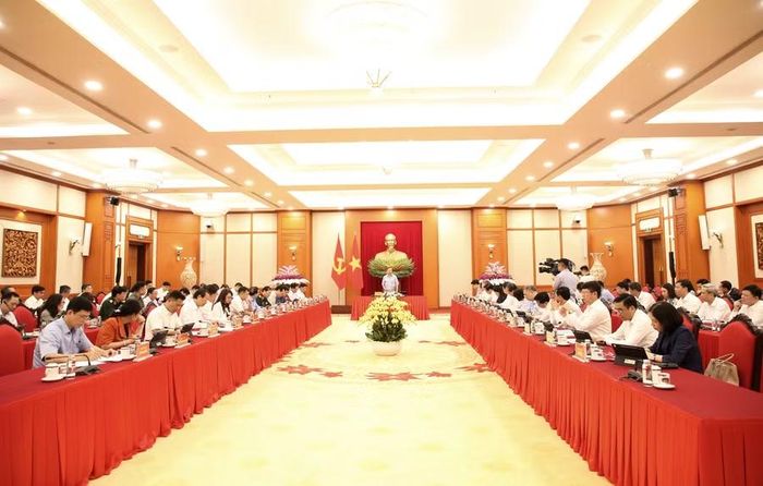 Toàn cảnh buổi làm việc.