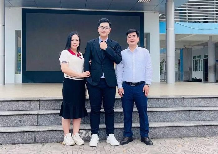 Với Hoàng Tùng, gia đình luôn là chỗ dựa vững chắc nhất.