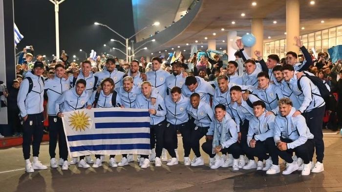 Các thành viên đội tuyển Uruguay gặp trục trặc trước giờ ra quân