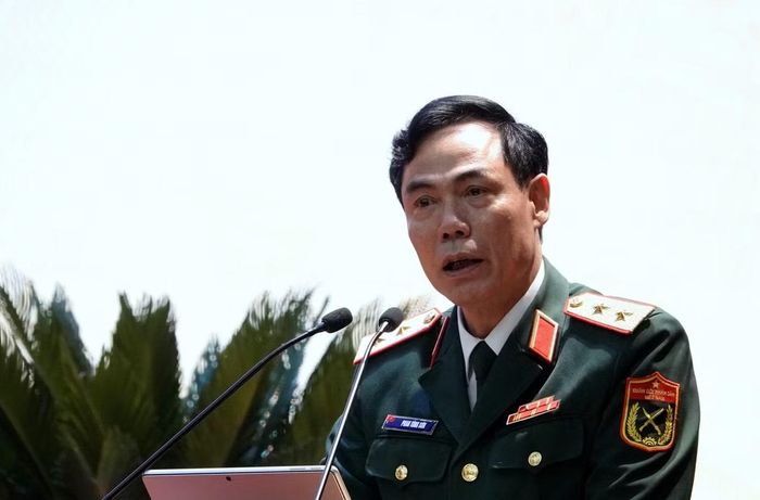 Trung tướng, GS.TS Phan Tùng Sơn - Giám đốc Học viện Hậu cần, trình bày diễn văn kỷ niệm.