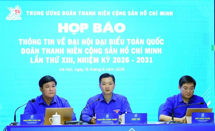 Đại biểu chủ trì họp báo. Ảnh: Xuân Tùng