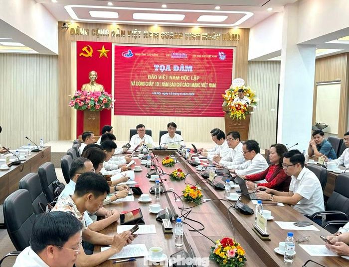 Toàn cảnh buổi tọa đàm sáng 15/6. Ảnh: Trọng Đảng