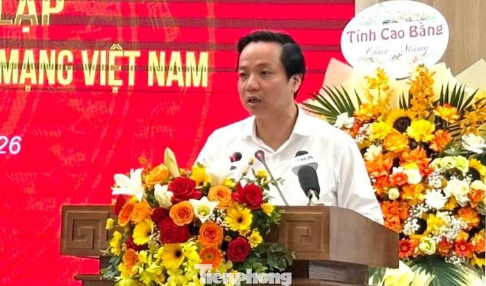 Ủy viên dự khuyết Ban chấp hành Trung ương Đảng - Chủ tịch UBND tỉnh Cao Bằng Lê Hải Hòa phát biểu.