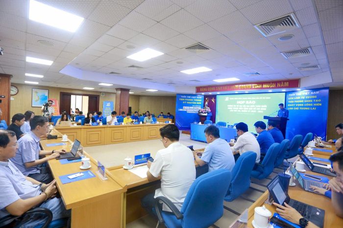 Toàn cảnh buổi họp báo.
