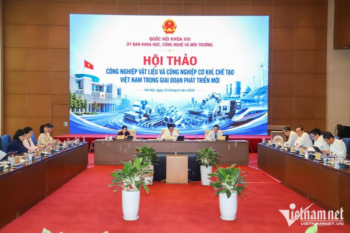 Cơ quan quản lý nhà nước, các cơ quan của Quốc hội, chuyên gia, nhà khoa học, doanh nghiệp cùng trao đổi, chia sẻ kinh nghiệm, đề xuất các giải pháp có tính chiến lược phục vụ hoạch định chủ trương, chính sách và hoàn thiện thể chế, hệ thống pháp luật