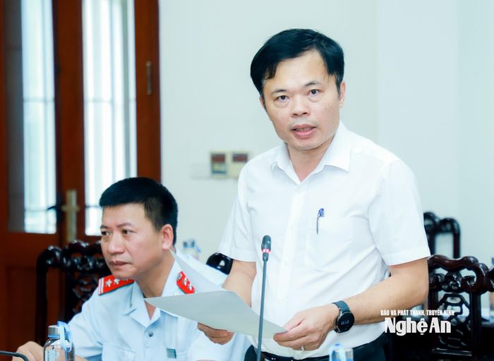 Đồng chí Thái Minh Tuấn - Phó Chánh Văn phòng UBND tỉnh, Trưởng ban tiếp công dân tỉnh phát biểu tại phiên tiếp công dân. Ảnh: Thành Duy