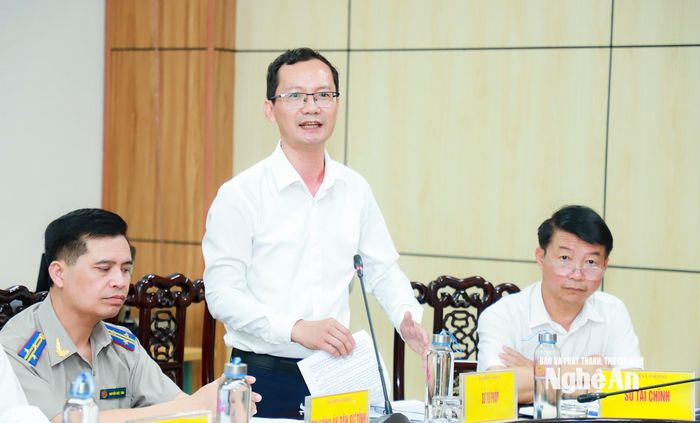 Đồng chí Nguyễn Mạnh Cường - Phó Giám đốc Sở Tư pháp tỉnh phát biểu tại phiên tiếp công dân. Ảnh: Thành Duy