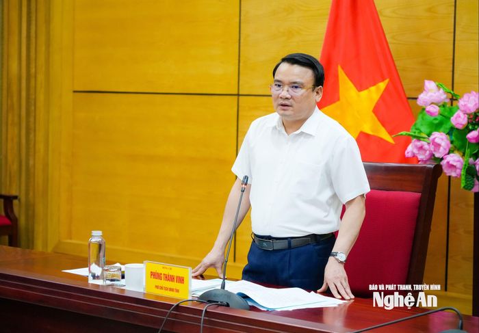 Phó Chủ tịch UBND tỉnh Phùng Thành Vinh kết luận cuộc họp. Ảnh: T.L