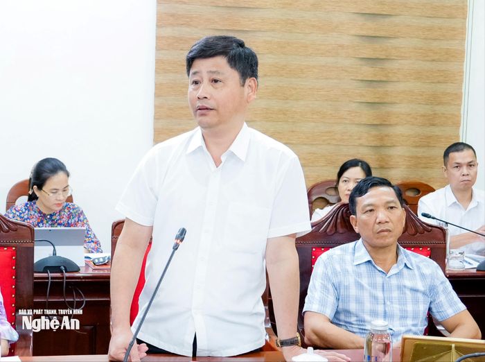 Đồng chí Trần Minh Ngọc - Ủy viên Ban Chấp hành Đảng bộ tỉnh, Giám đốc Báo và PTTH Nghệ An, Chủ tịch Hội nhà báo tỉnh phát biểu tại buổi làm việc. Ảnh: Phạm Bằng