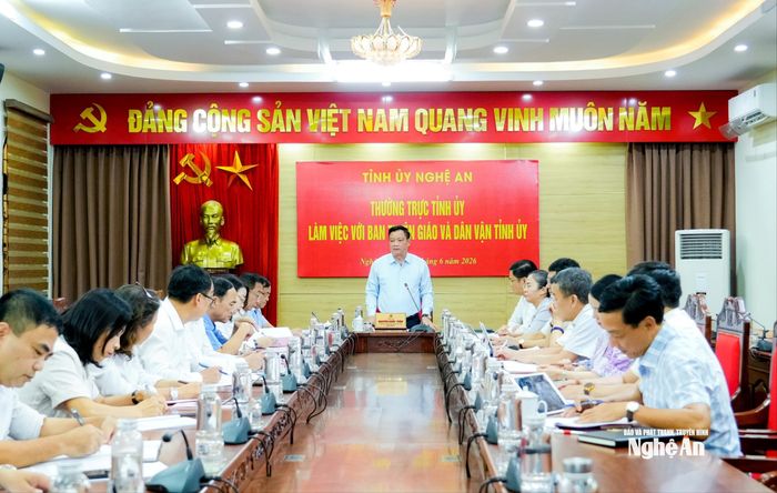 Thường trực Tỉnh ủy làm việc với Ban Tuyên giáo và Dân vận Tỉnh ủy. Ảnh: Phạm Bằng