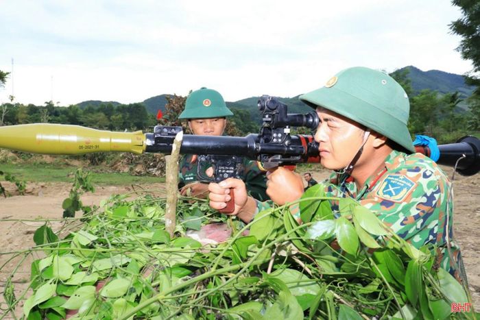 Lực lượng dự bị động viên thuộc Ban Chỉ huy Phòng thủ khu vực 3 - Kỳ Anh hăng say bám thao trường, quyết tâm đạt kết quả cao trong huấn luyện.