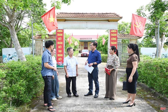 Cùng với tập trung lấy ý kiến Nhân dân, hoàn thiện đề án sắp xếp thôn, TDP trình HĐND xã, nhiều địa phương còn chủ động chuẩn bị các điều kiện để bộ máy mới có thể vận hành ngay sau khi đề án được thông qua.