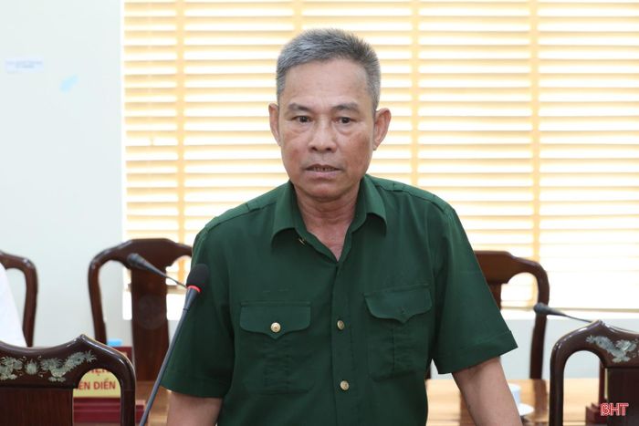 Công dân Nguyễn Viết Nhân (thôn Dư Nại, xã Xuân Lộc) trình bày kiến nghị tại phiên tiếp công dân.