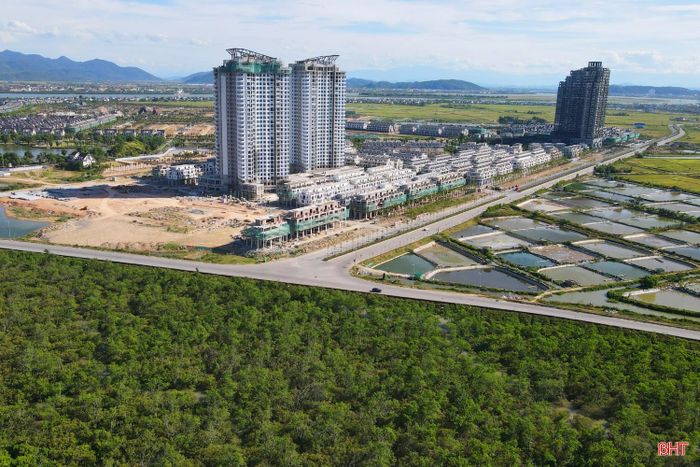 Điểm đầu tuyến đường kết nối với đường Nguyễn Sỹ Sách kéo dài, thuộc phường Trường Vinh, tỉnh Nghệ An.