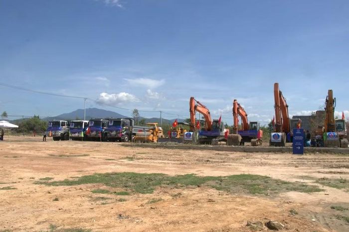 Khu công nghiệp Dốc Đá Trắng có tổng vốn đầu tư hơn 1.800 tỉ đồng. Ảnh: Đặng Tuấn -TTXVN