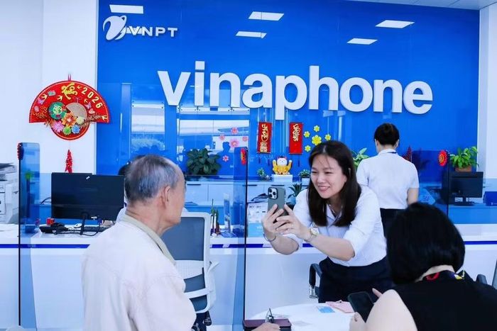 VinaPhone tại Thành phố Hồ Chí Minh sẵn sàng hỗ trợ khách hàng xác thực thông tin thuê bao. (Ảnh: VinaPhone)