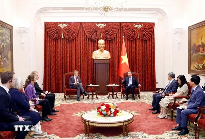 Tổng Bí thư, Chủ tịch nước Tô Lâm tiếp Đại sứ Đan Mạch Nicolai Prytz đến chào từ biệt, kết thúc nhiệm kỳ công tác tại Việt Nam. (Ảnh: Thống Nhất/TTXVN)