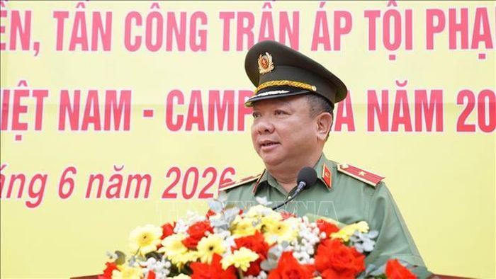 Thiếu tướng Lê Quang Nhân, Giám đốc Công an tỉnh Gia Lai, phát biểu tại Lễ ra quân.