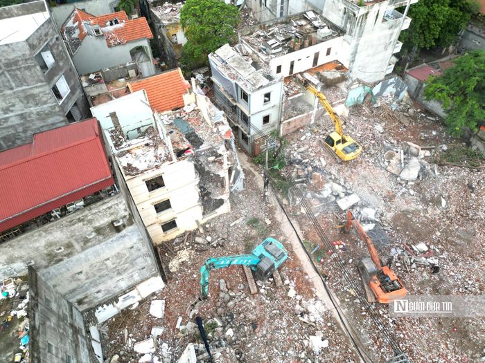 Trước đây, đoạn đường nối từ Phạm Văn Đồng đến Văn Tiến Dũng từng là "điểm nghẽn" gây chậm tiến độ nhiều năm liền do vướng mắc trong khâu đền bù, giải tỏa hạ tầng.