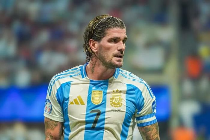 Tiền vệ tuyển Argentina Rodrigo De Paul giành vị trí "Nam vương" tại World Cup 2026. Ảnh: Getty.