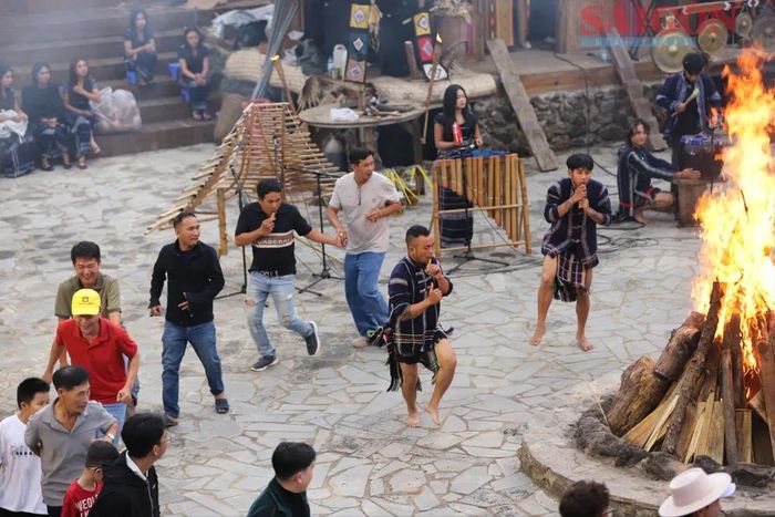 Hòa mình vào các trò chơi dân gian của người K'Ho