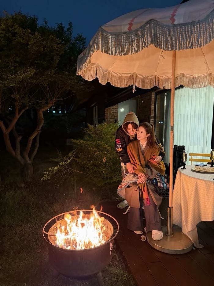 Nữ diễn viên được chồng cưng chiều khi mang thai con đầu lòng.
