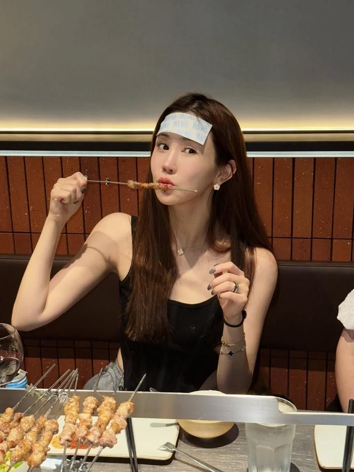 Lee Da Hae bồi hồi nhớ lại lúc chưa mang bầu, cơ thể còn thon thả.