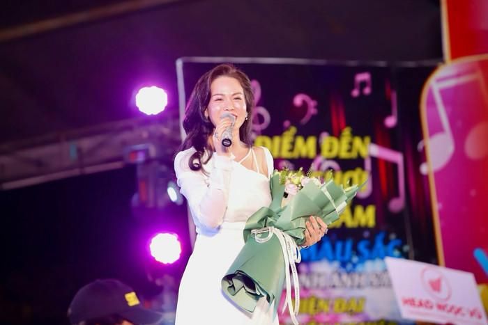Nhật Kim Anh khá kín tiếng, gần như không chia sẻ đời tư. Ảnh: FBNV